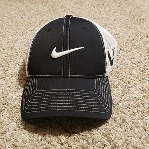 Nike Flexfit Mesh Golf Hat